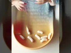 Plato de niños rosa cucharas y cuenco con compartimientos